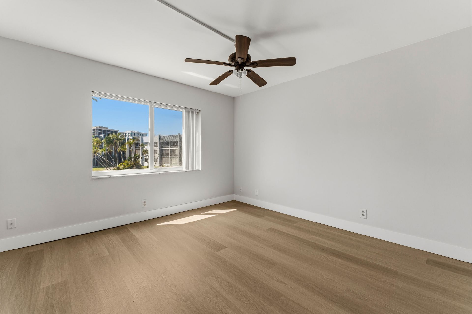 1638 Embassy Drive, Unit 208, West Palm Beach, FL 33401 Photo