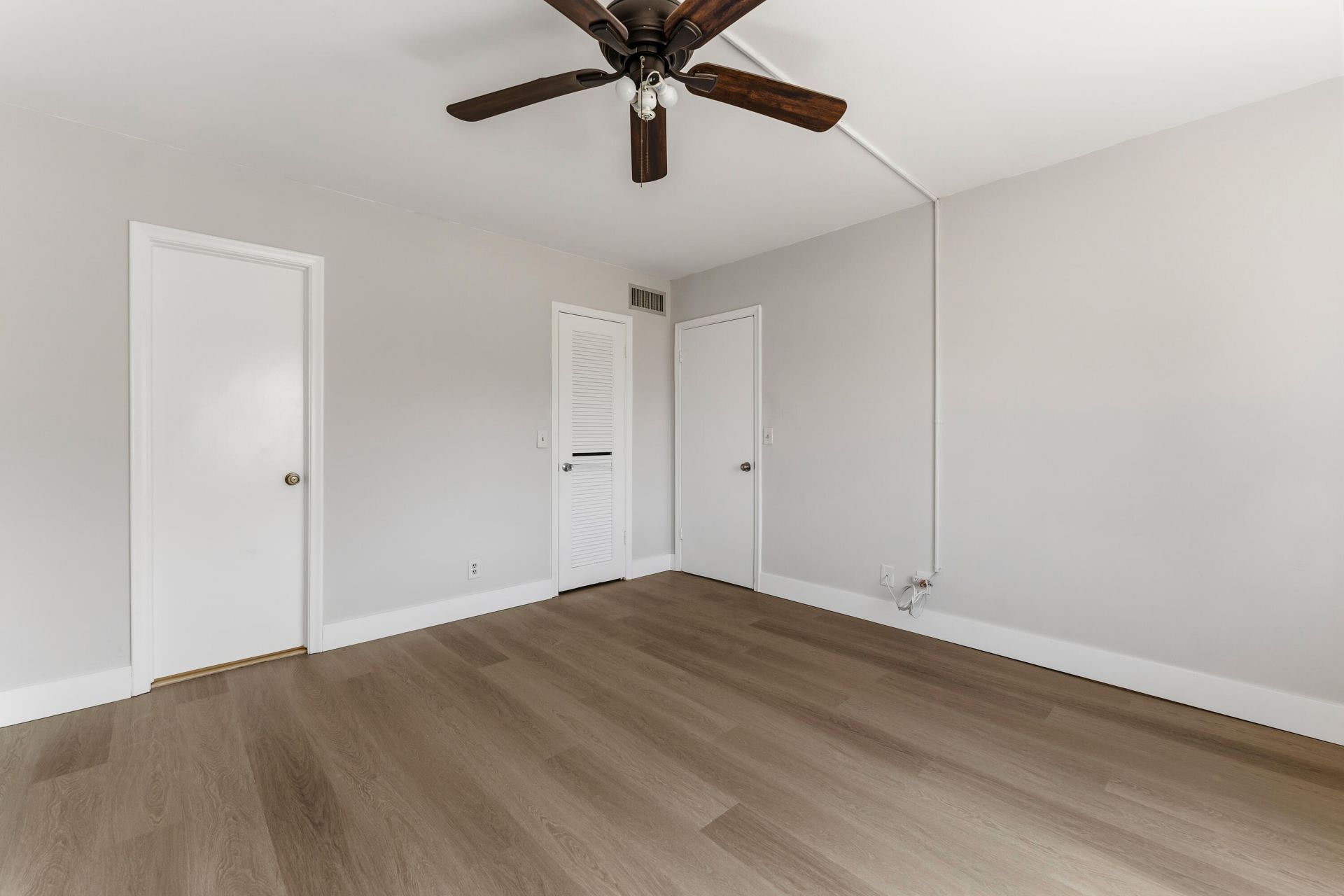 1638 Embassy Drive, Unit 208, West Palm Beach, FL 33401 Photo