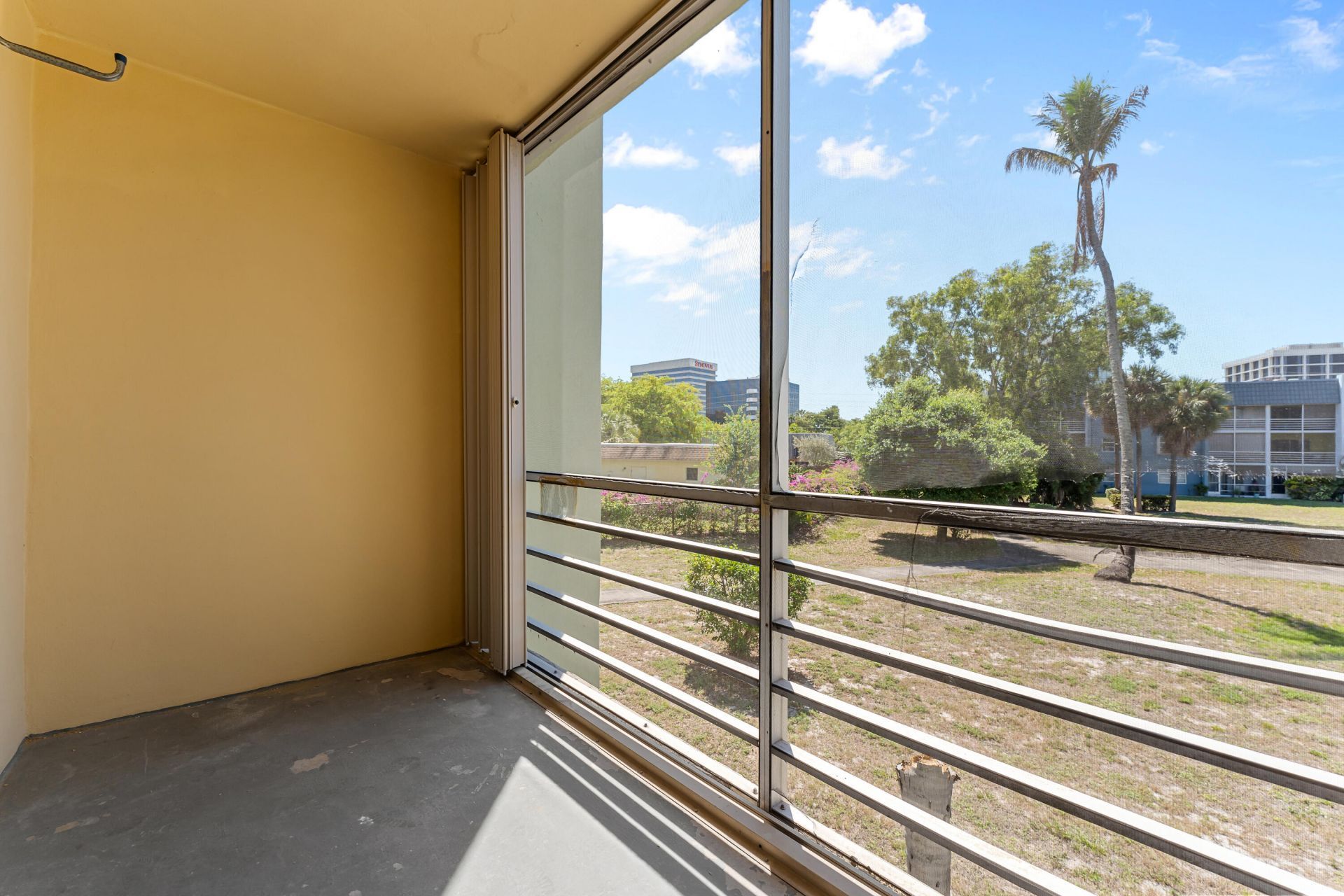 1638 Embassy Drive, Unit 208, West Palm Beach, FL 33401 Photo