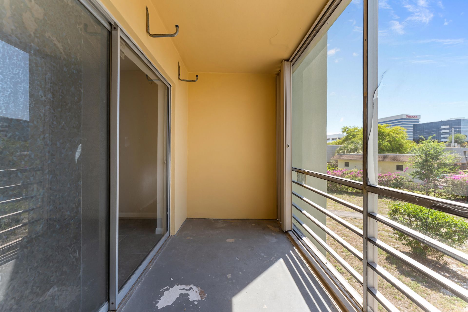 1638 Embassy Drive, Unit 208, West Palm Beach, FL 33401 Photo