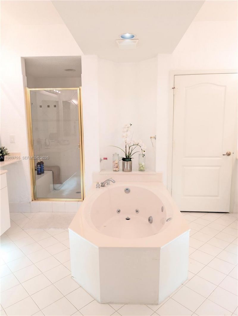 10710 NW 66th St, Unit 202, Doral, FL 33178 Photo