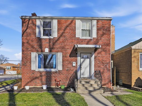 5201 S Neenah Avenue , Chicago, IL 60638