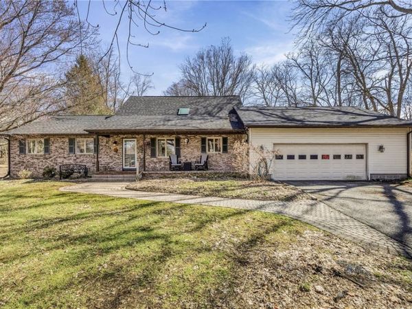 1738 Creek St , Rochester, NY 14526