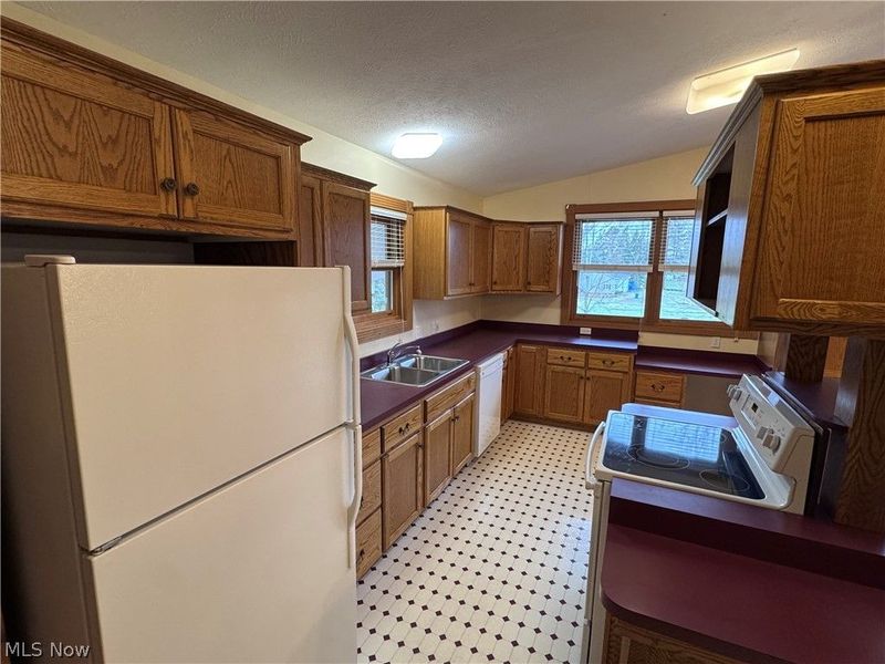 12942 Ravenna Road , Chardon, OH 44024 Photo 11