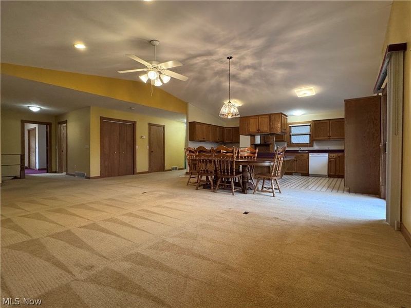 12942 Ravenna Road , Chardon, OH 44024 Photo 4