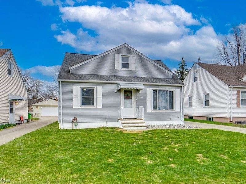 13513 York Boulevard, Garfield Heights, OH 44125 Photo 2