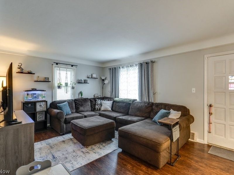 13513 York Boulevard, Garfield Heights, OH 44125 Photo 3