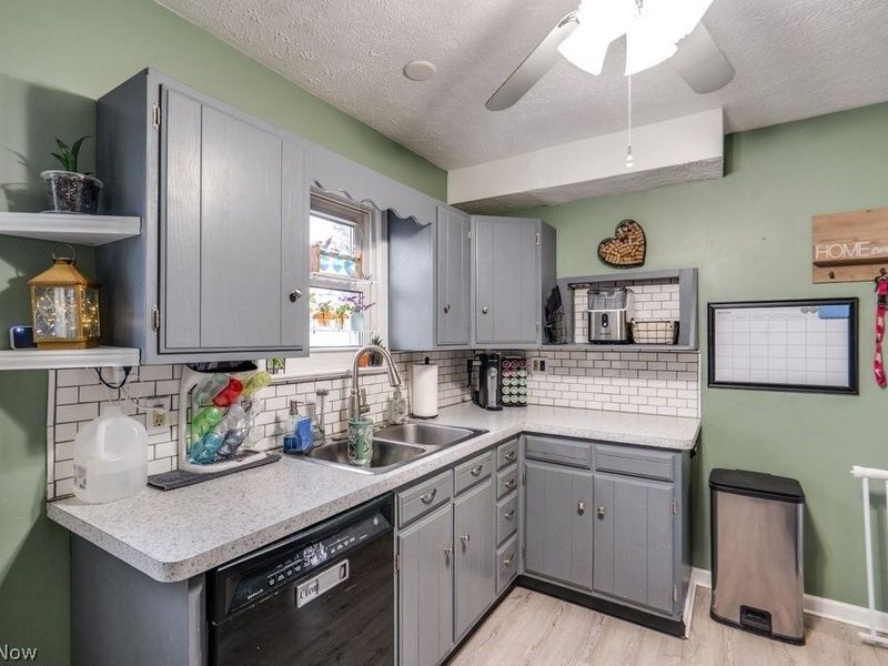 13513 York Boulevard, Garfield Heights, OH 44125 Photo 8