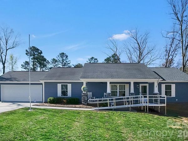 104 Stonewood Estates Drive , Cherryville, NC 28021