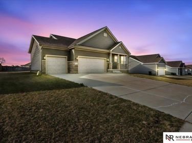 2205 Hedgeapple Road, Plattsmouth, NE 68048