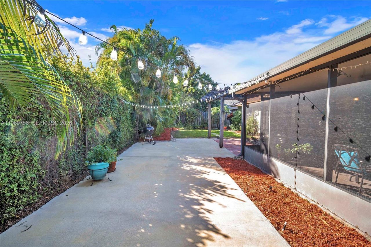 9300 NW 32nd Mnr , Sunrise, FL 33351 Photo