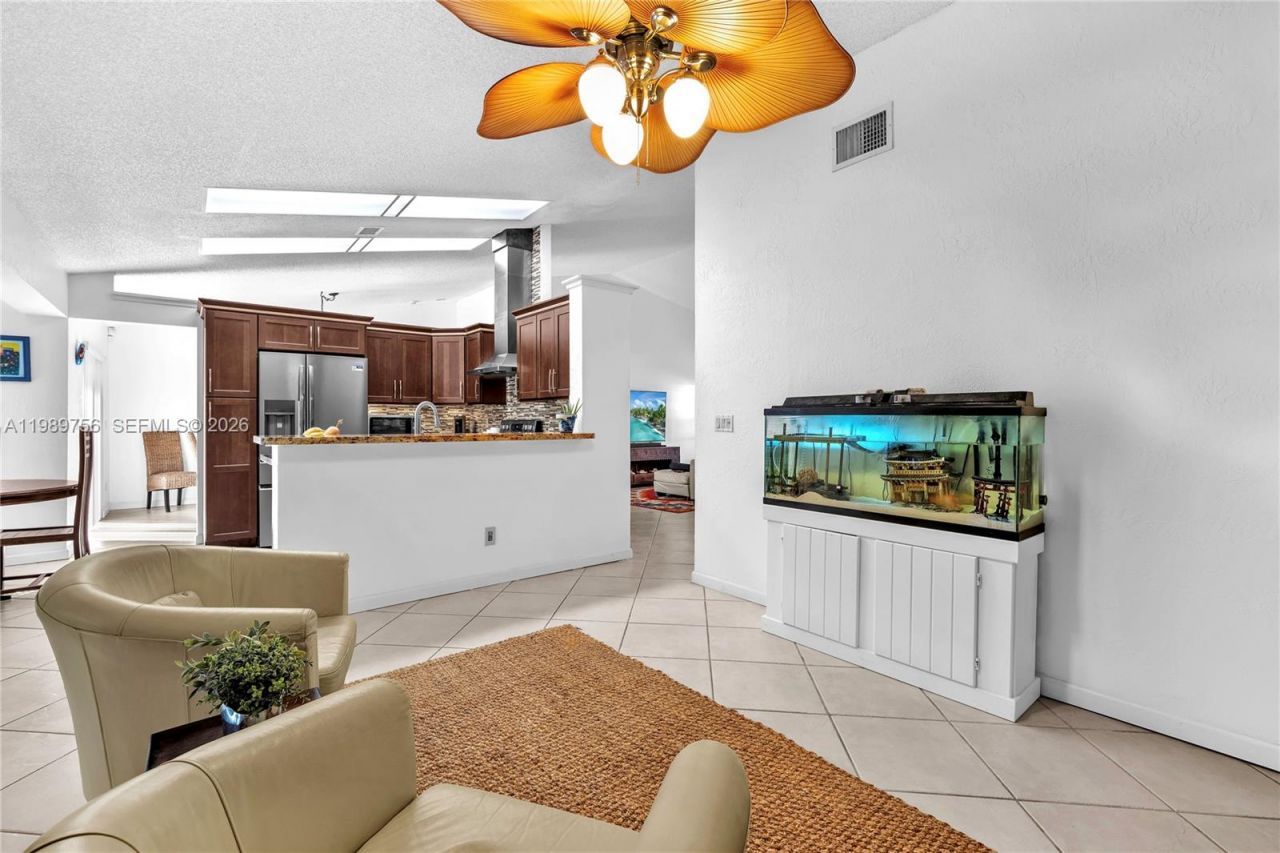 9300 NW 32nd Mnr , Sunrise, FL 33351 Photo