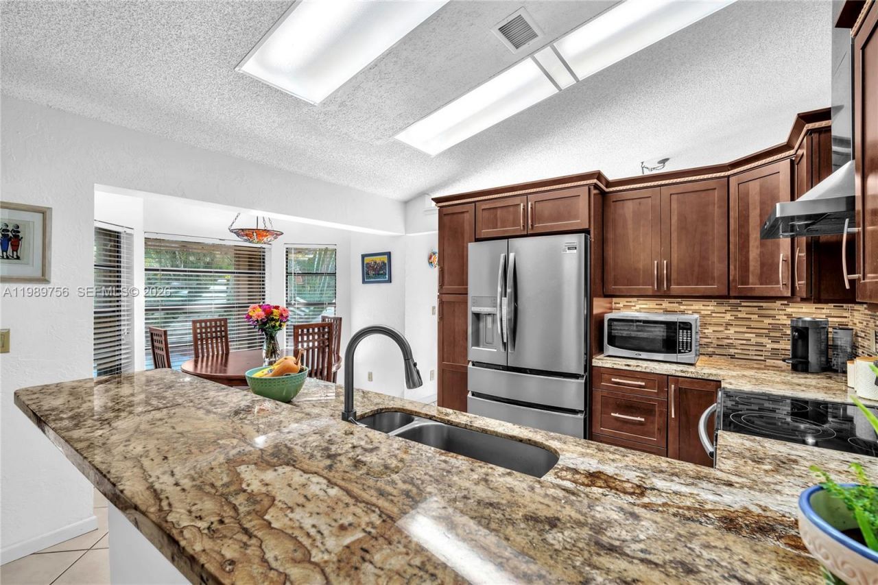 9300 NW 32nd Mnr , Sunrise, FL 33351 Photo