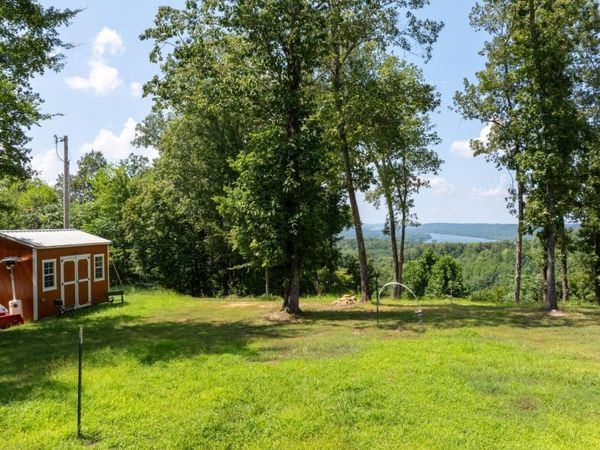 3202 Old Lego School Road, Linden, TN 37096