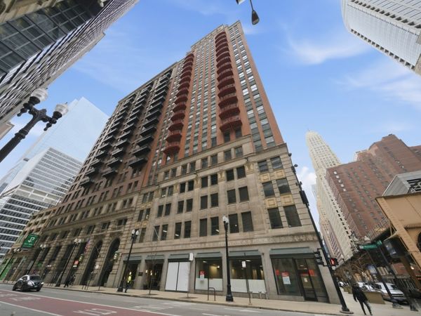 212 W Washington Street, Unit 906, Chicago, IL 60606