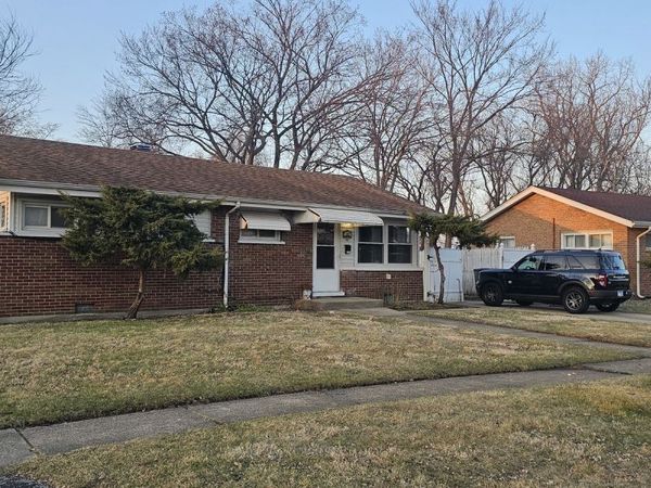 2926 Sussex Avenue , Markham, IL 60428