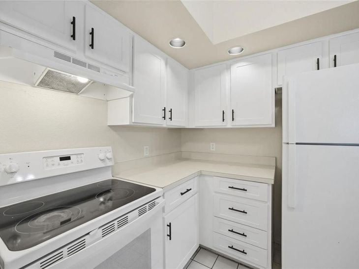 4532 Commander Drive, Unit 2132, Orlando, FL 32822
