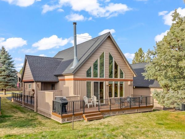 1885 Cinnamon Teal Drive, Redmond, OR 97756