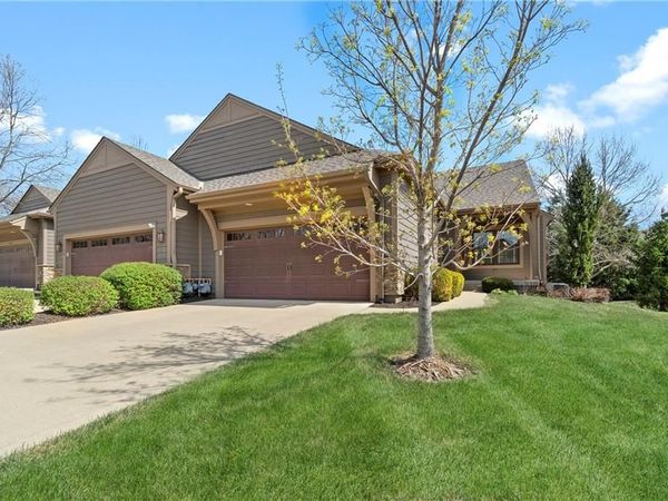 7807 W 158th Terrace, Overland Park, KS 66223