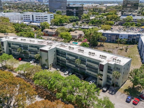 1638 Embassy Drive, Unit 208, West Palm Beach, FL 33401