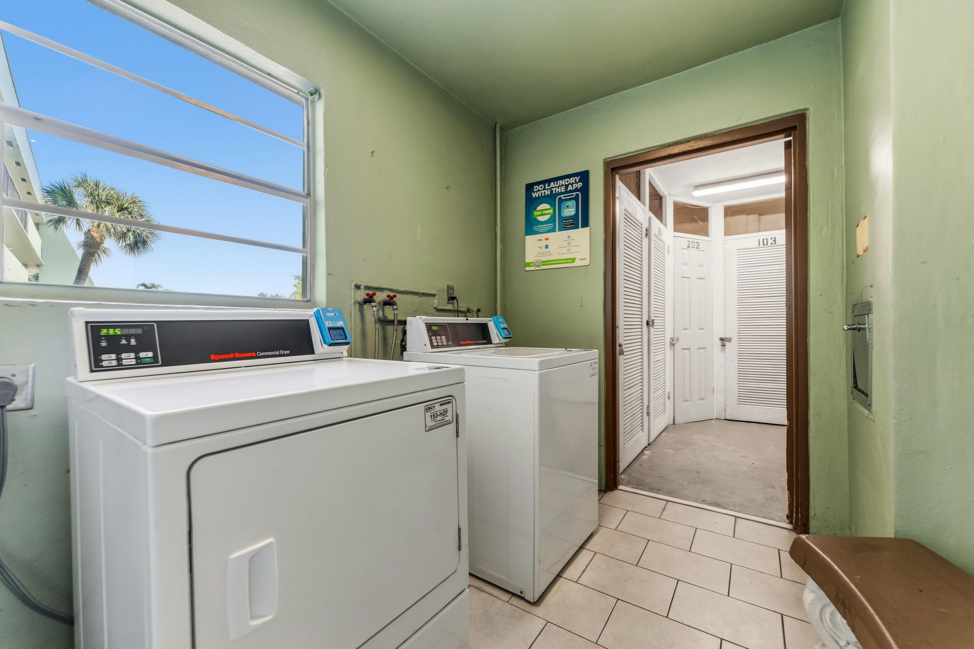 1638 Embassy Drive, Unit 208, West Palm Beach, FL 33401 Photo