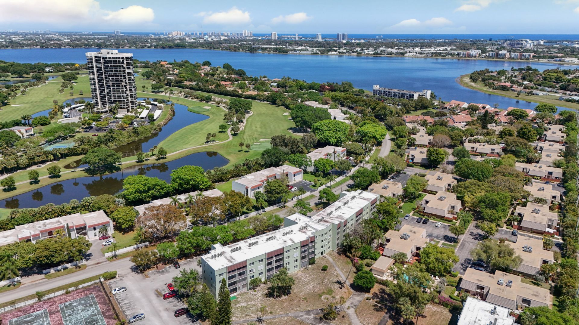 1638 Embassy Drive, Unit 208, West Palm Beach, FL 33401 Photo