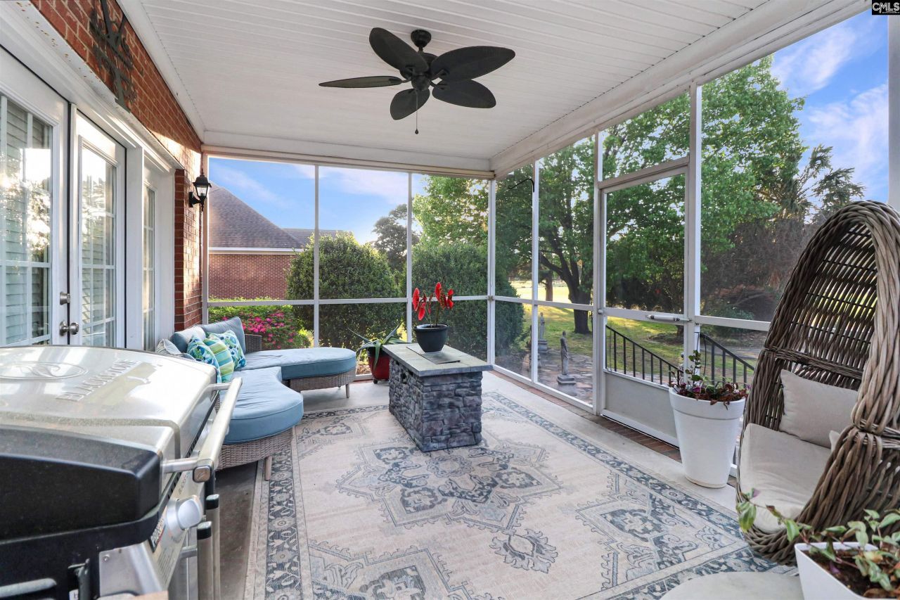 217 Clubhouse Drive  Photo 10