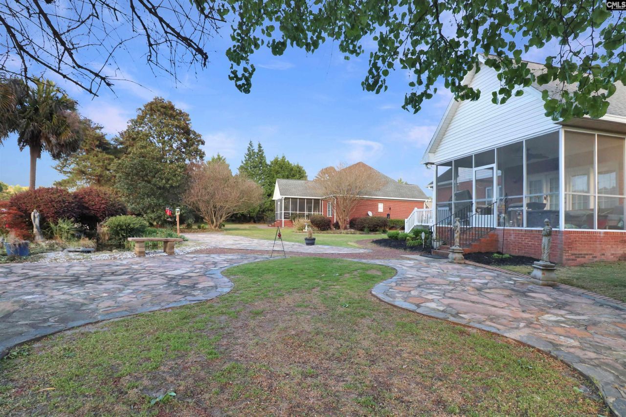 217 Clubhouse Drive  Photo 14