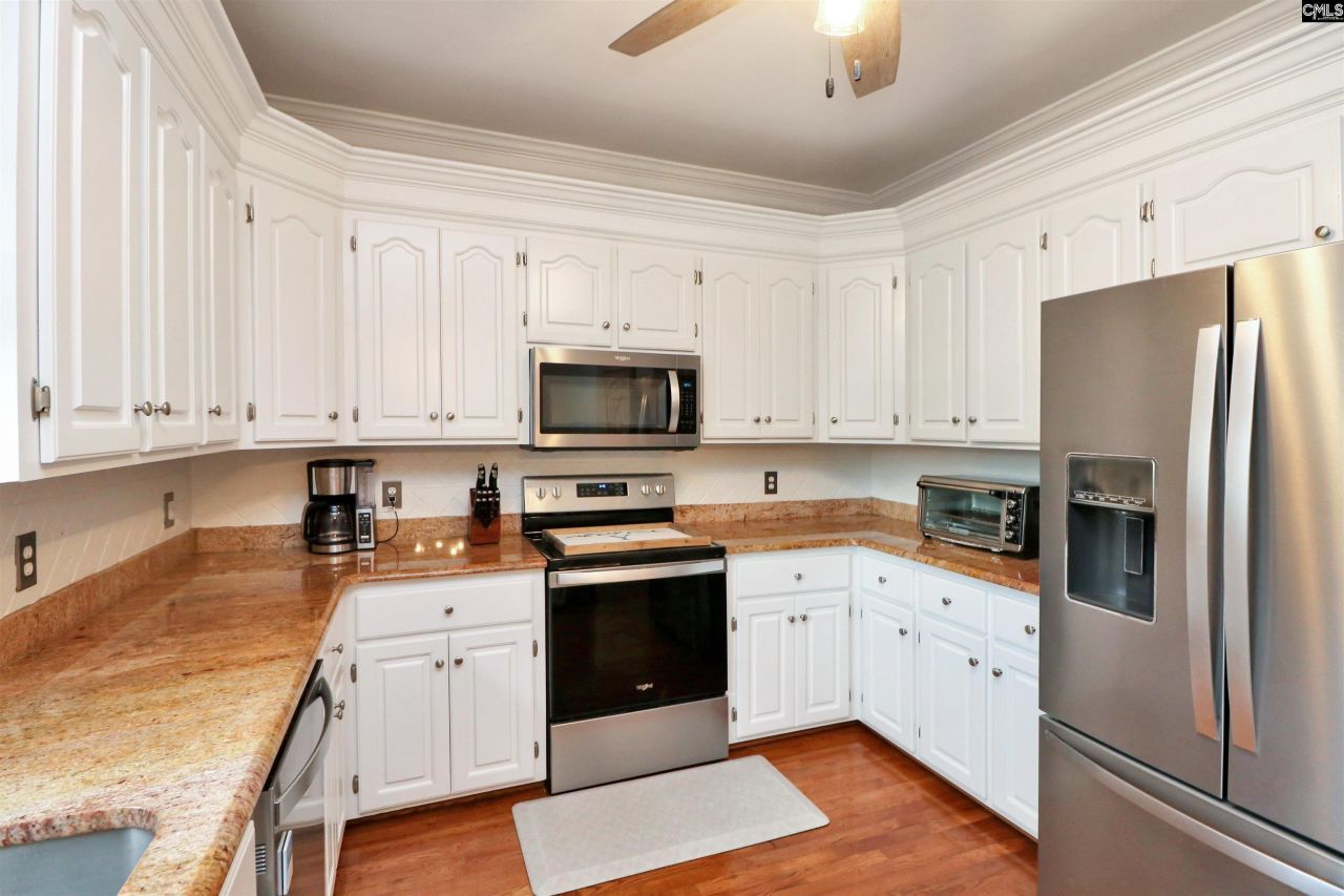 217 Clubhouse Drive  Photo 32