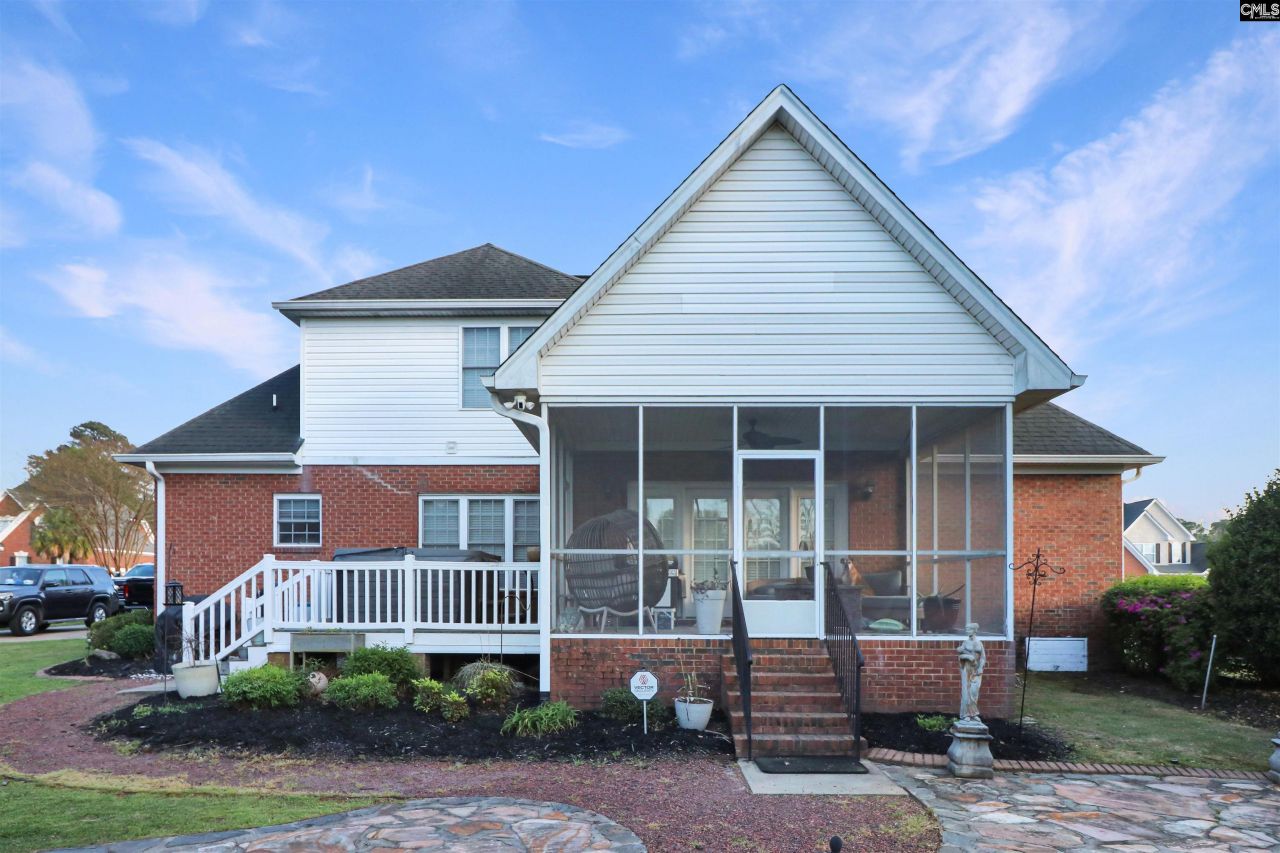 217 Clubhouse Drive  Photo 7