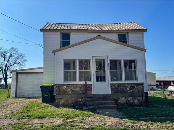 411 & 413 South Oak, Versailles, MO 65084