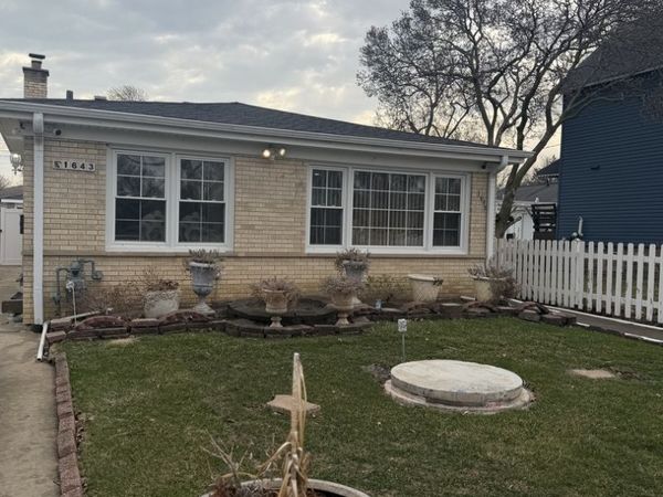 1643 Sycamore Street, Des Plaines, IL 60018