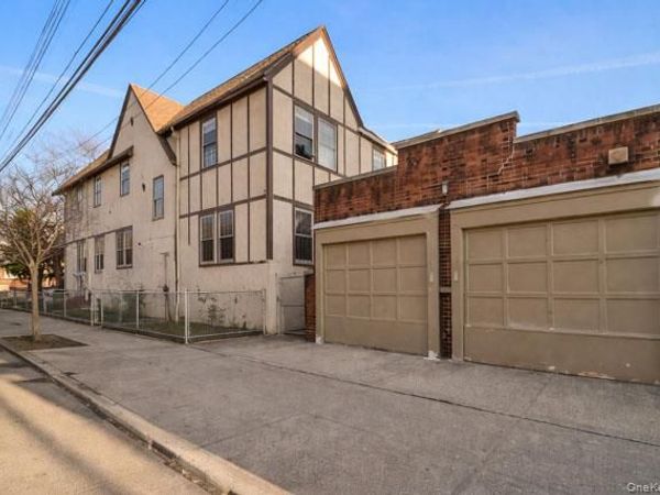 88-02 88 Street, Woodhaven, NY 11421