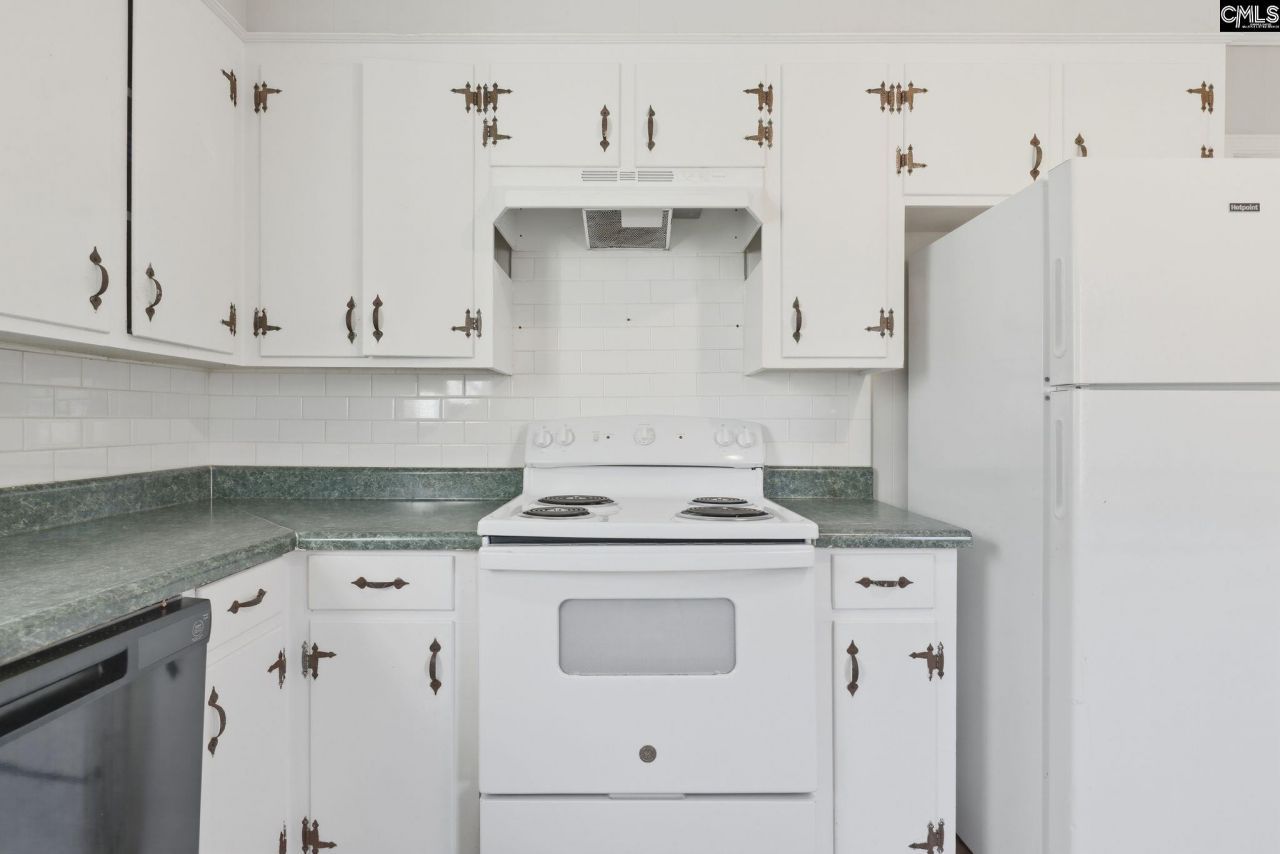 4237 Shorecrest Drive  Photo 17