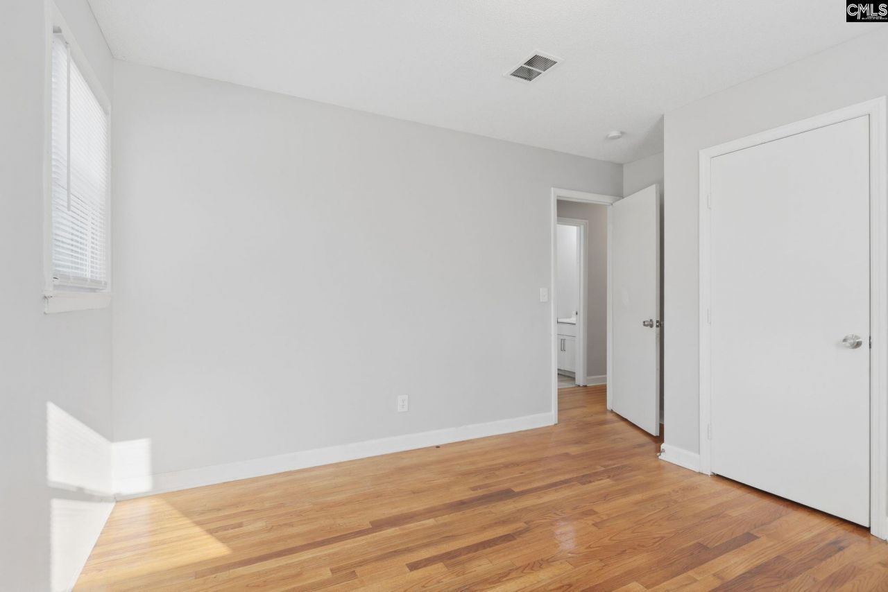 4237 Shorecrest Drive  Photo 21