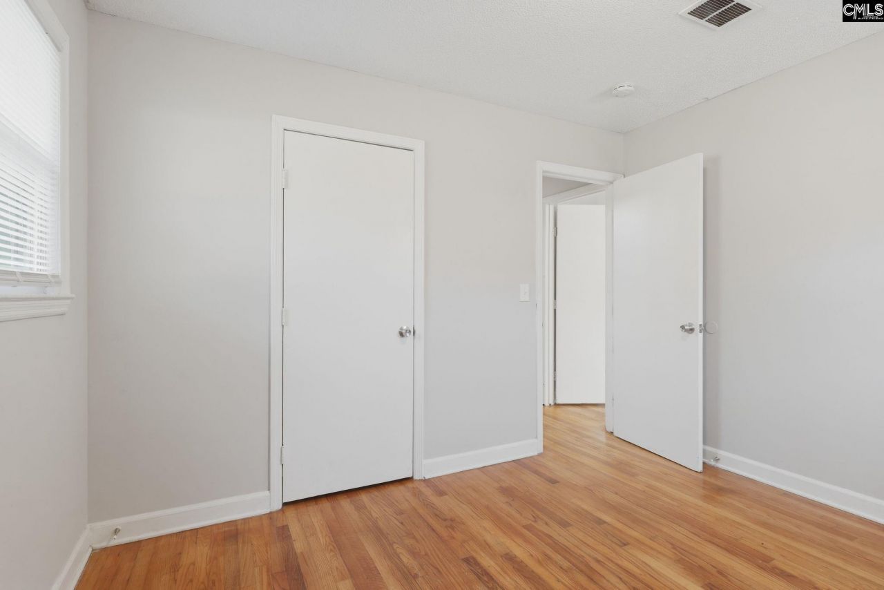 4237 Shorecrest Drive  Photo 22