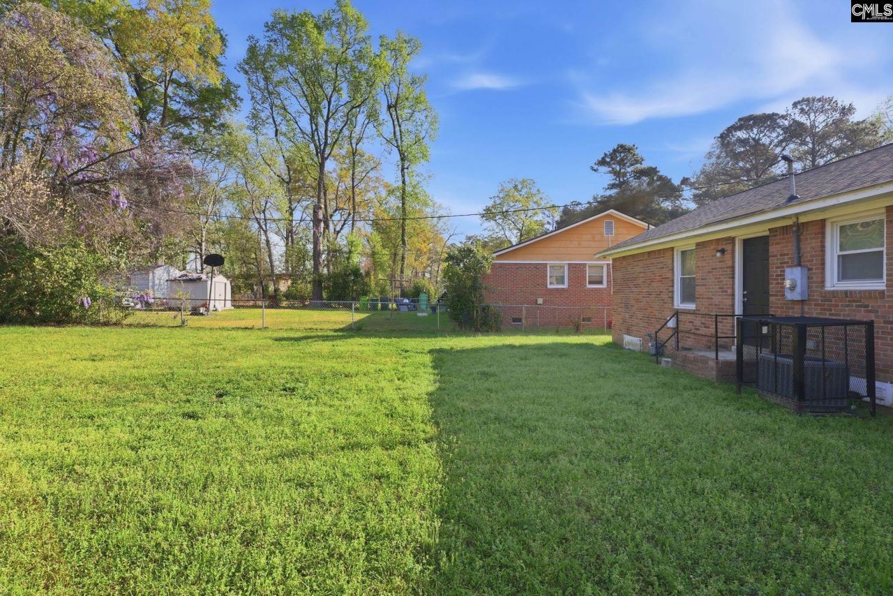 4237 Shorecrest Drive  Photo 4