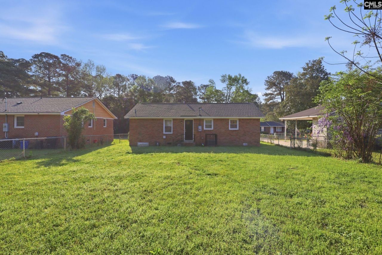 4237 Shorecrest Drive  Photo 6