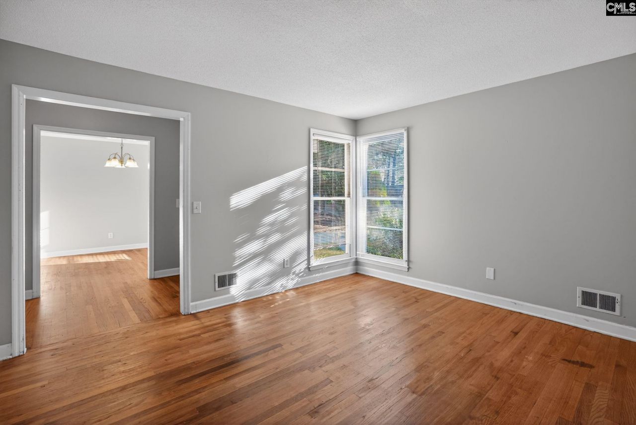 6 Woodtrail Court  Photo 11