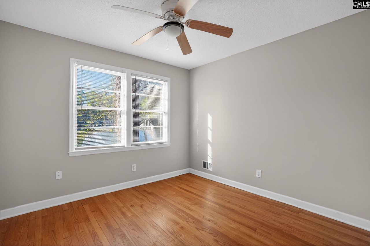 6 Woodtrail Court  Photo 12