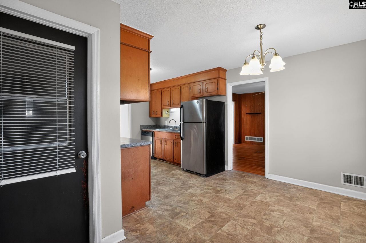 6 Woodtrail Court  Photo 17