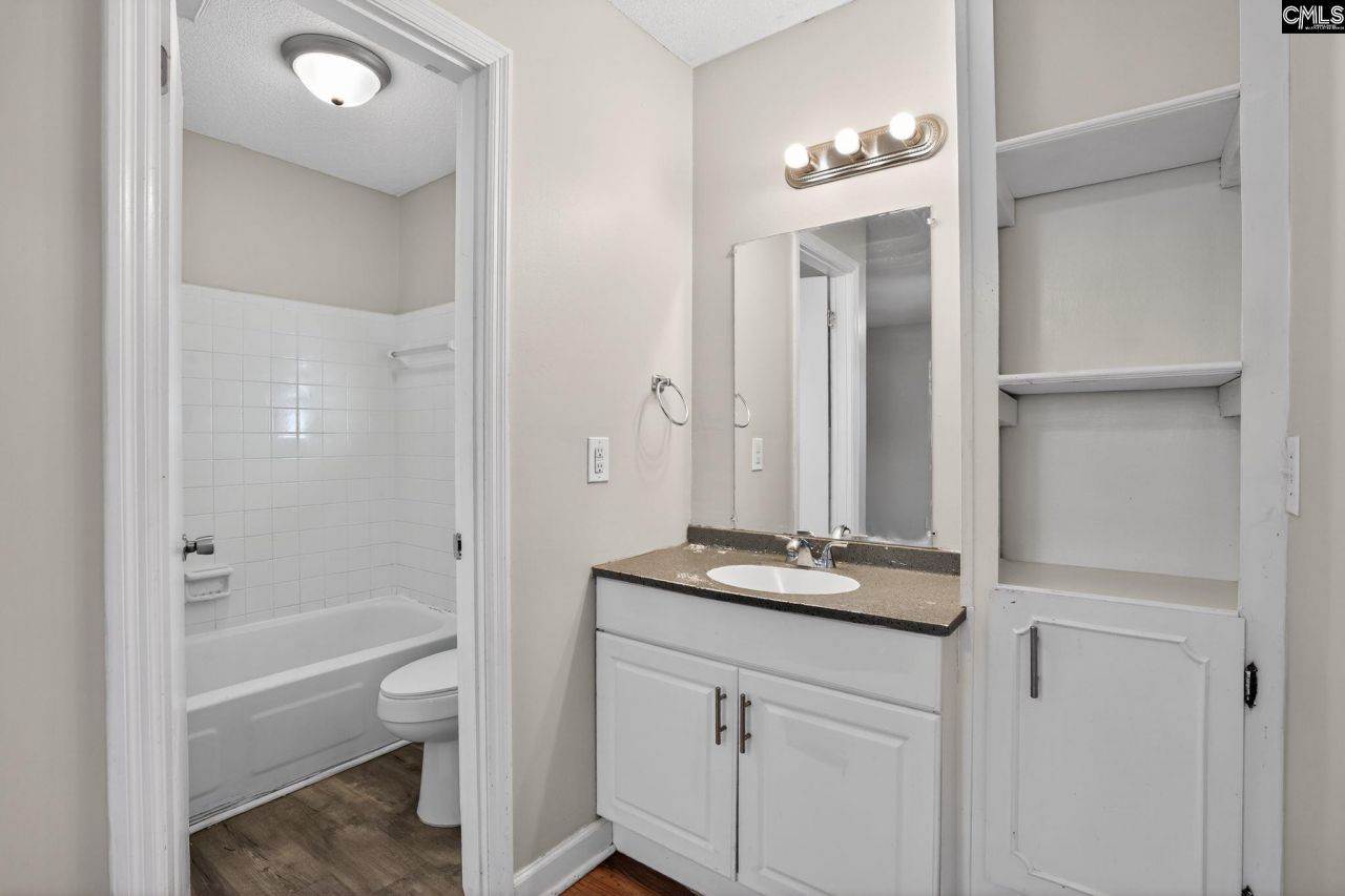 6 Woodtrail Court  Photo 28