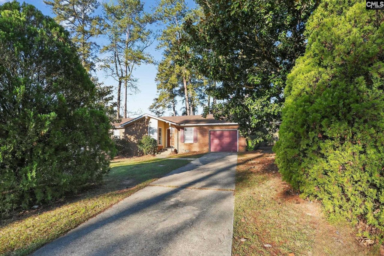 6 Woodtrail Court  Photo 4