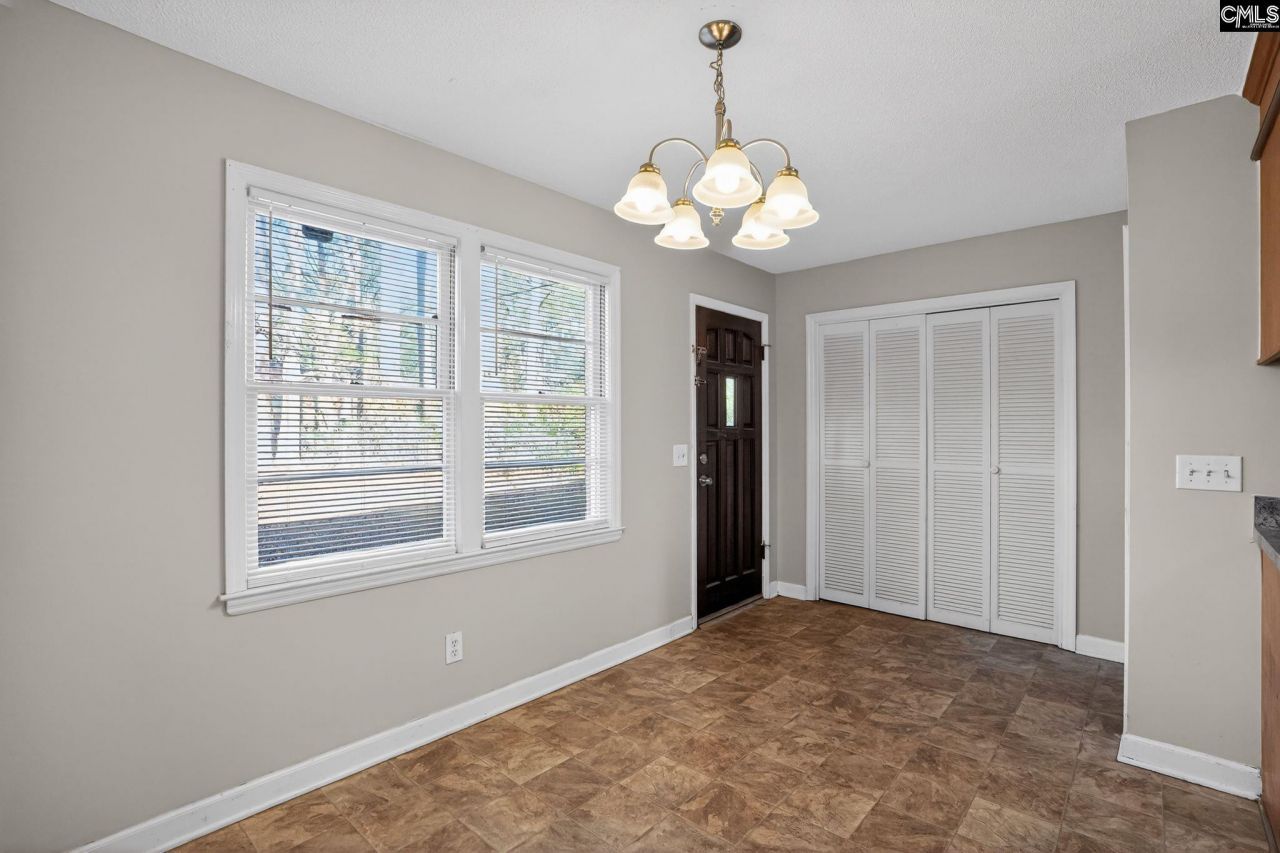 6 Woodtrail Court  Photo 7