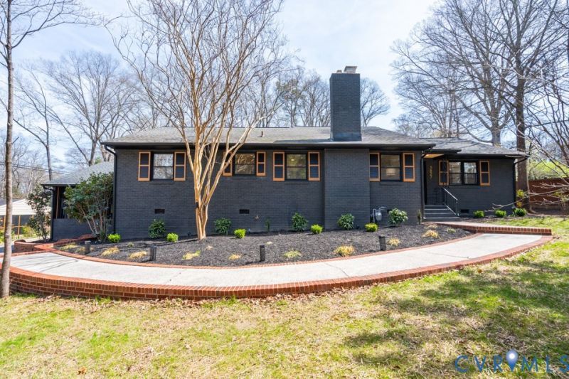 3827 W Weyburn Road, Richmond, VA 23235 Main Photo