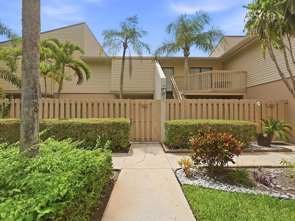 602 Executive Center Drive, Unit 105, West Palm Beach, FL 33401
