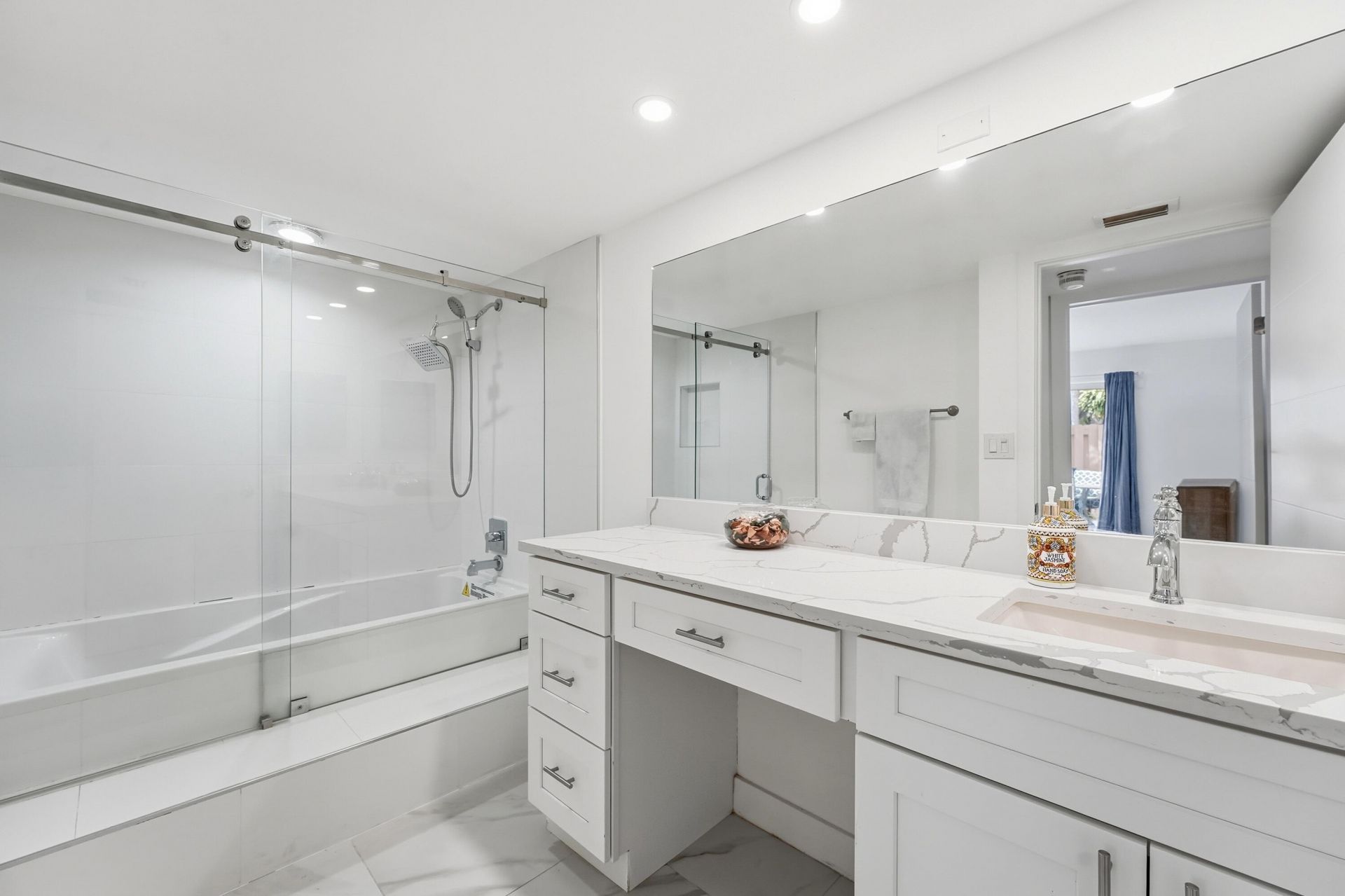 602 Executive Center Drive, Unit 105, West Palm Beach, FL 33401 Photo