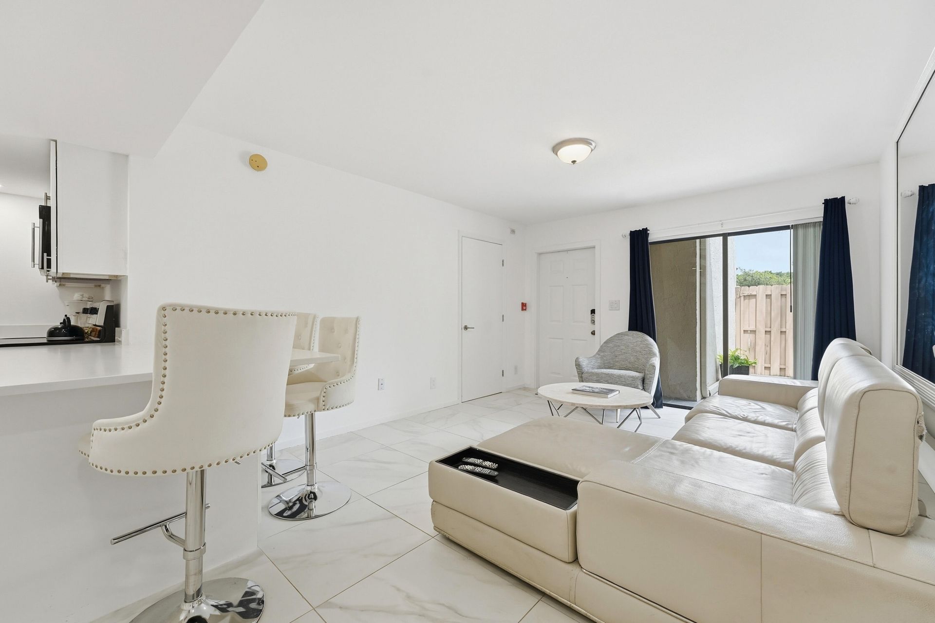 602 Executive Center Drive, Unit 105, West Palm Beach, FL 33401 Photo