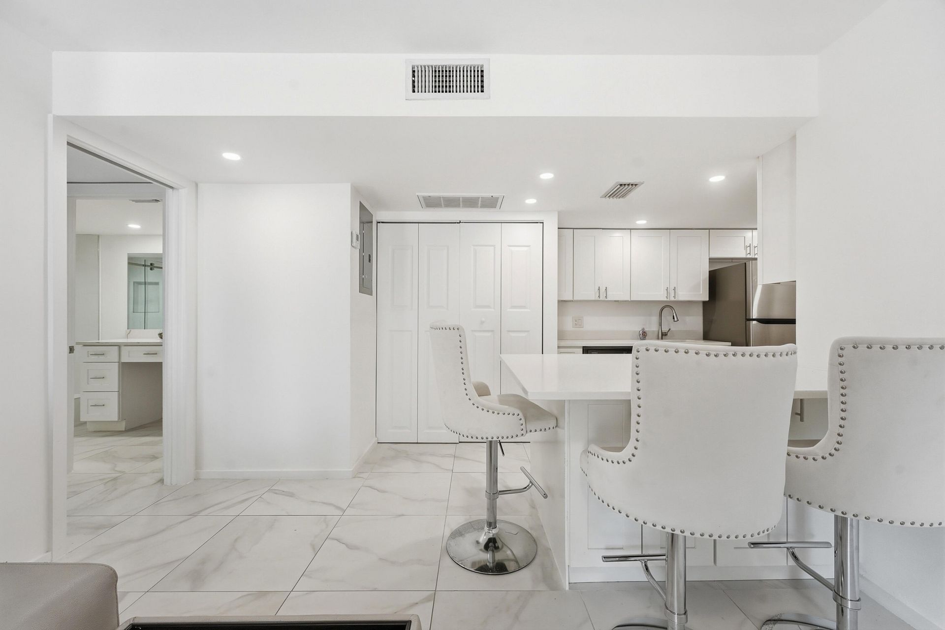 602 Executive Center Drive, Unit 105, West Palm Beach, FL 33401 Photo