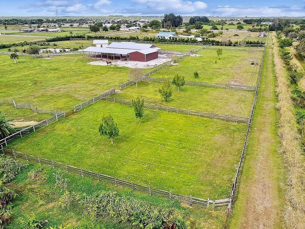 7565 Polo Square, Vero Beach, FL 32968 Photo